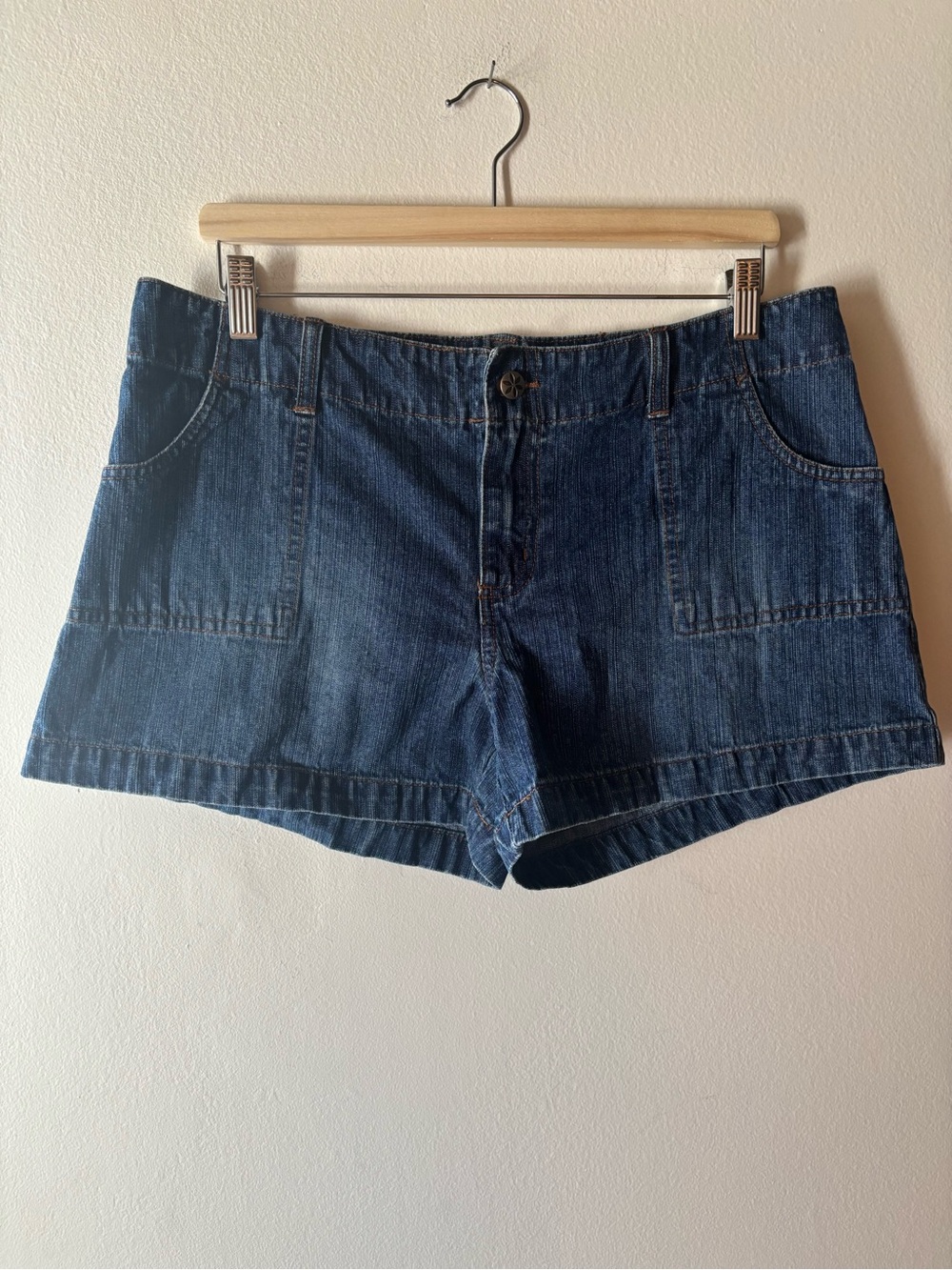 VTG Y2K SO Denim Shorts Low Rise Dark Wash Utility Patch Pockets Women's Size 13